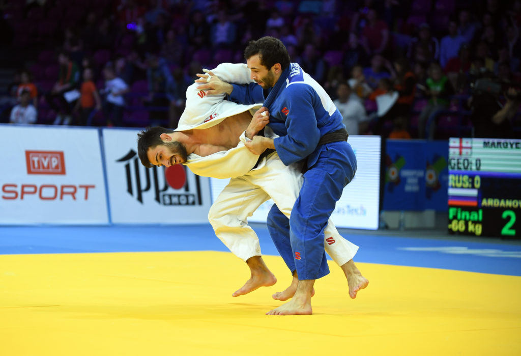 are Judo throws allowed in wrestling